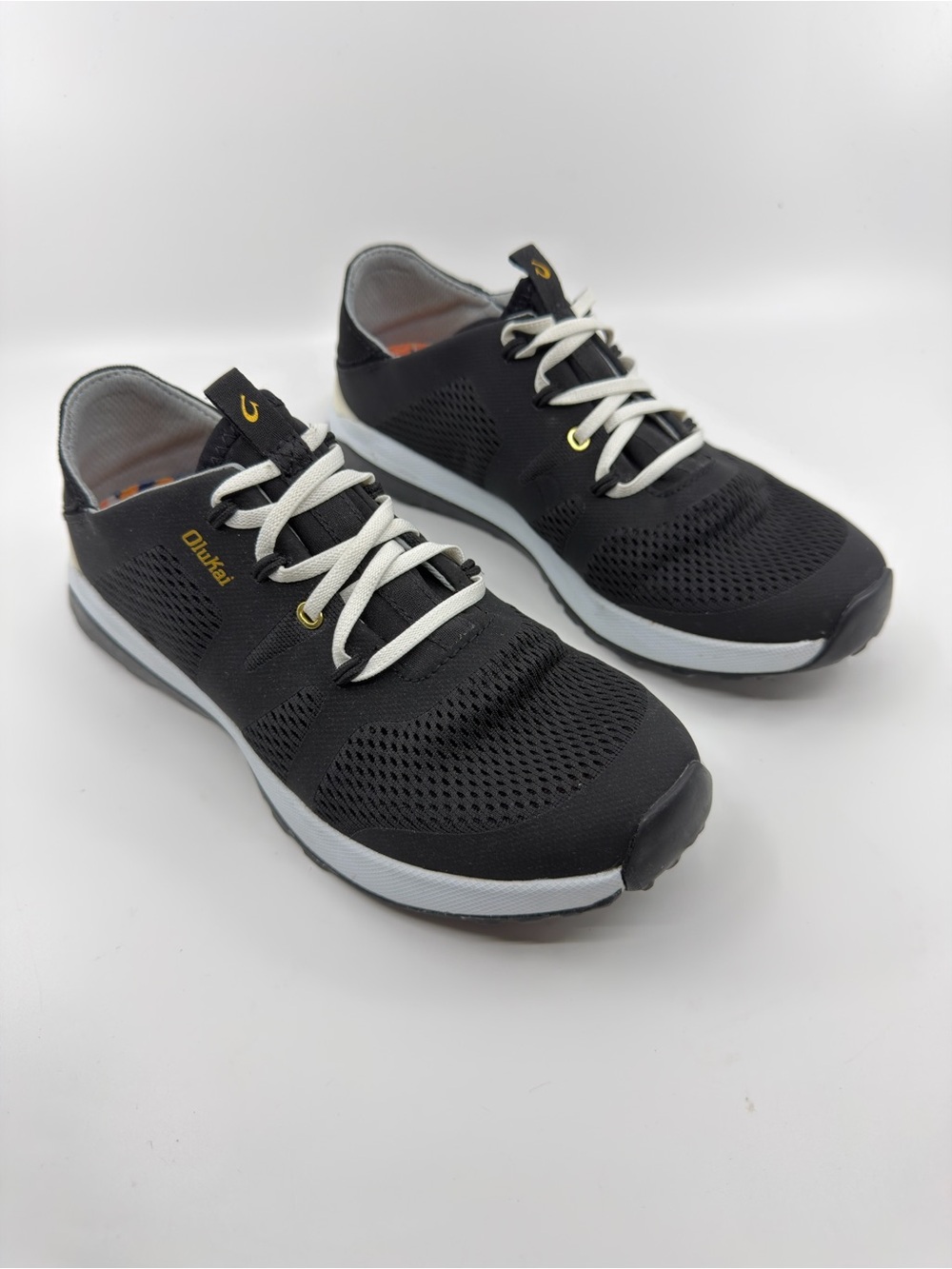 OluKai Huia Womens Sneakers Black White Mesh Training Shoes 20492-4040 Size 8